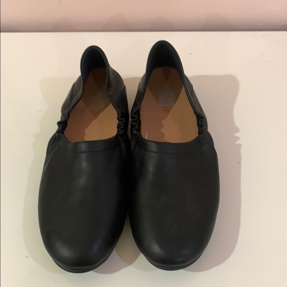 Fitflop Black Leather Slip-On Flats - Picture 2 of 12